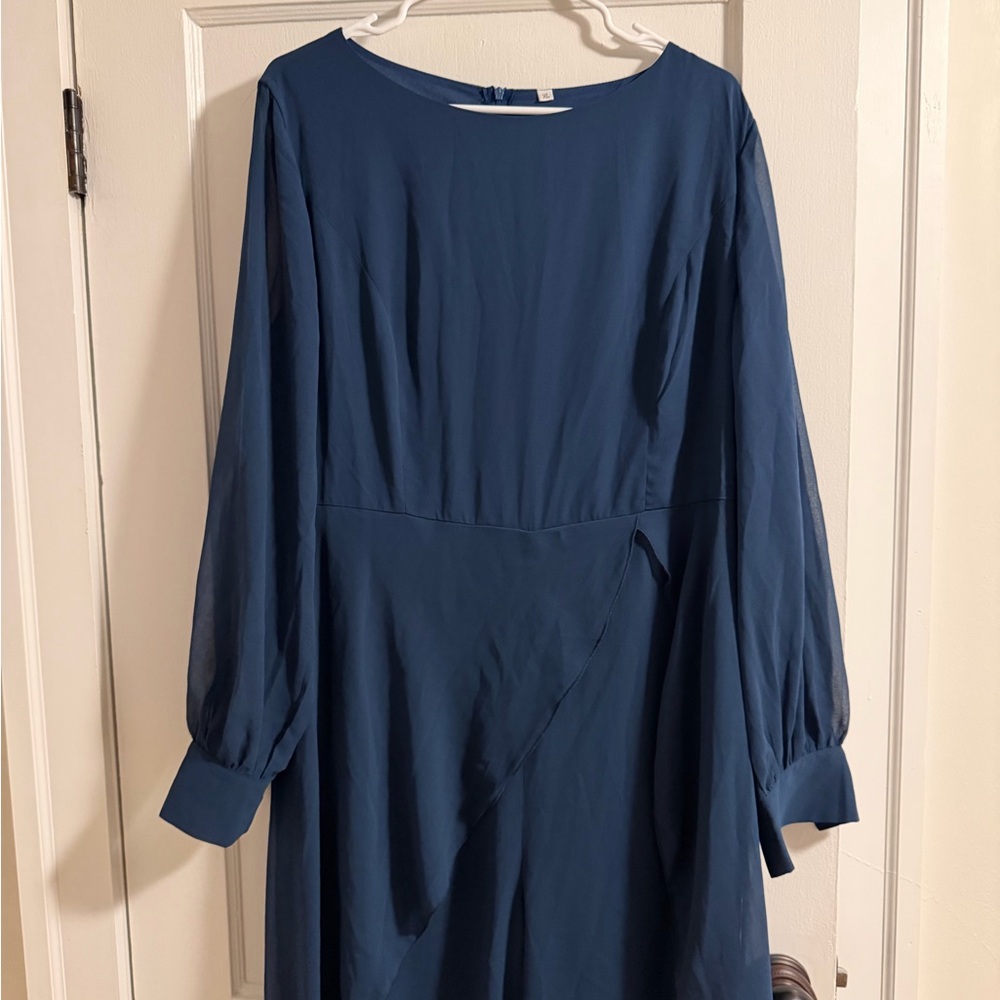 Elegant Long-Sleeve Jumpsuit in Navy